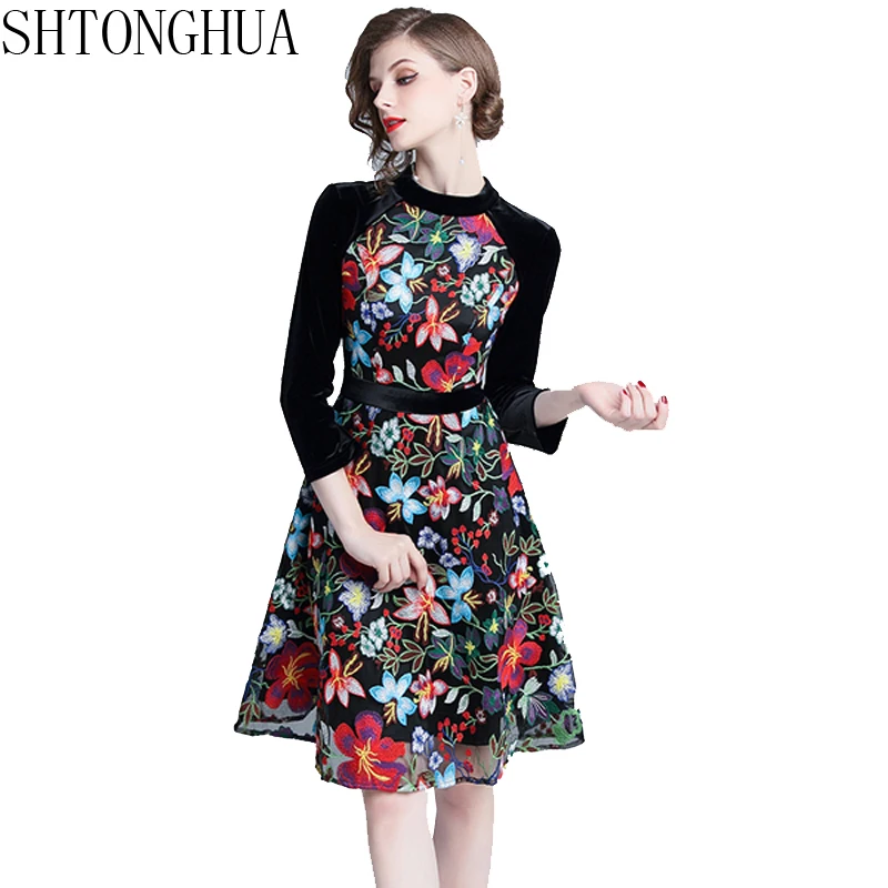 

SHTONGHUA New 2019 Runway Spring Women Party Dress Vintage Wrist Sleeve Velvet Patchwork Mesh Floral Embroidery Dress