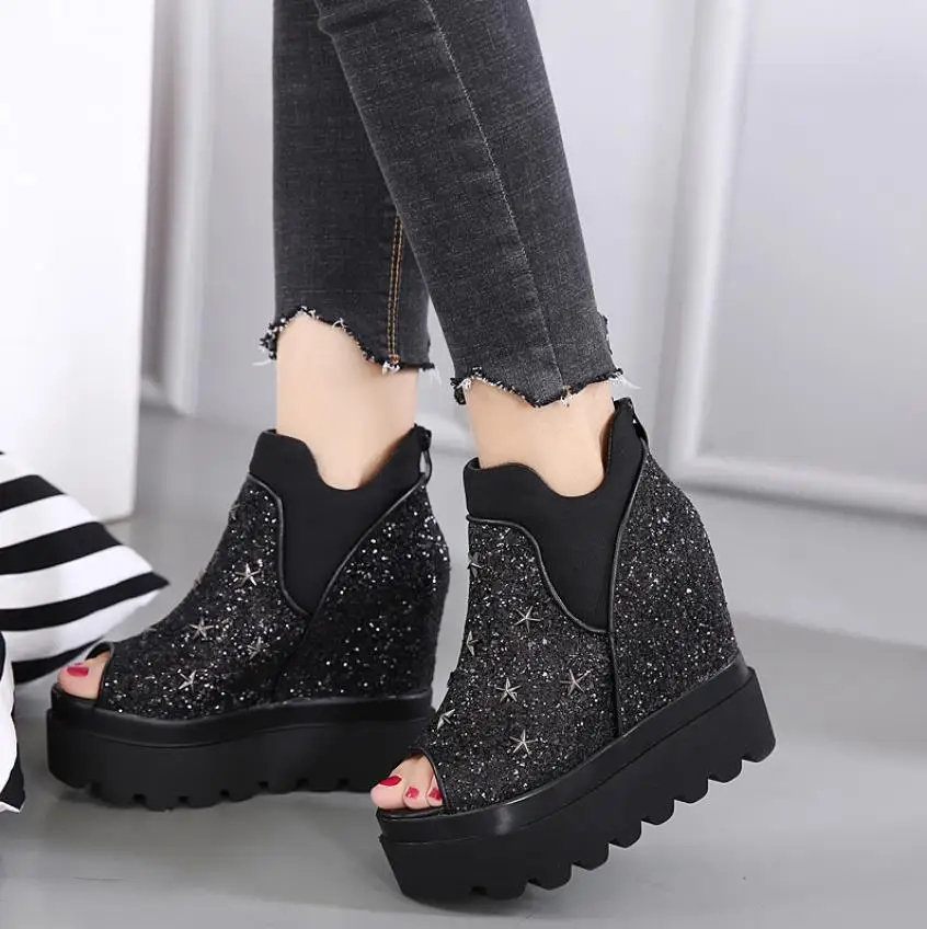 

2018 early spring new Korean version of the big slope and internal raised fish mouth sandals waterproof platform pine cake star