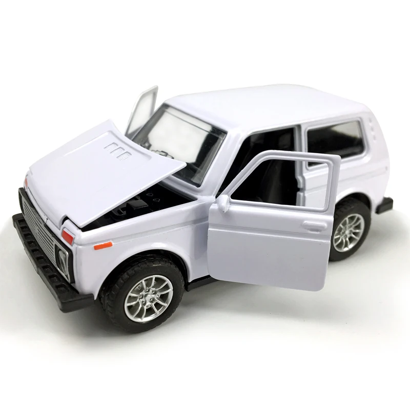 Alloy Diecast Car 1:28 Scale Lada Niva 1:32 Scale Priora/2106 Model Vehicle Collectible Toy Pull Ba