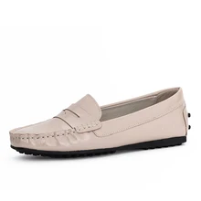 Популярная женская обувь на плоской подошве; Коллекция года; кожаная женская обувь без застежки; Повседневная летняя обувь; Мокасины без шнуровки; обувь для вождения и прогулок