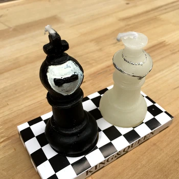 

Factory Fast Delivery 20pcs/lot Wedding Favor "King & Queen Chess Piece Candle In Gift Box Favors Wholesale