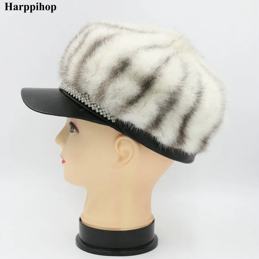 Рисунок 5 - Женская вязаная шапка zero fish