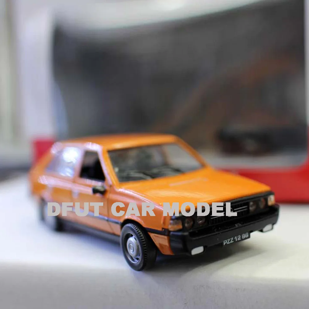 Литой под давлением автомобиль из 1:43 сплава FSO POLONEZ модель детских игрушечных