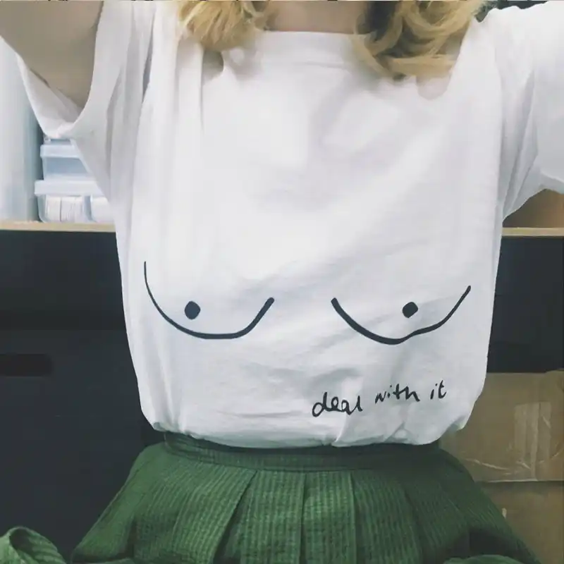 フェミニストを乳首イラスト Tシャツ女性おかしいグラフィック Tシャツ