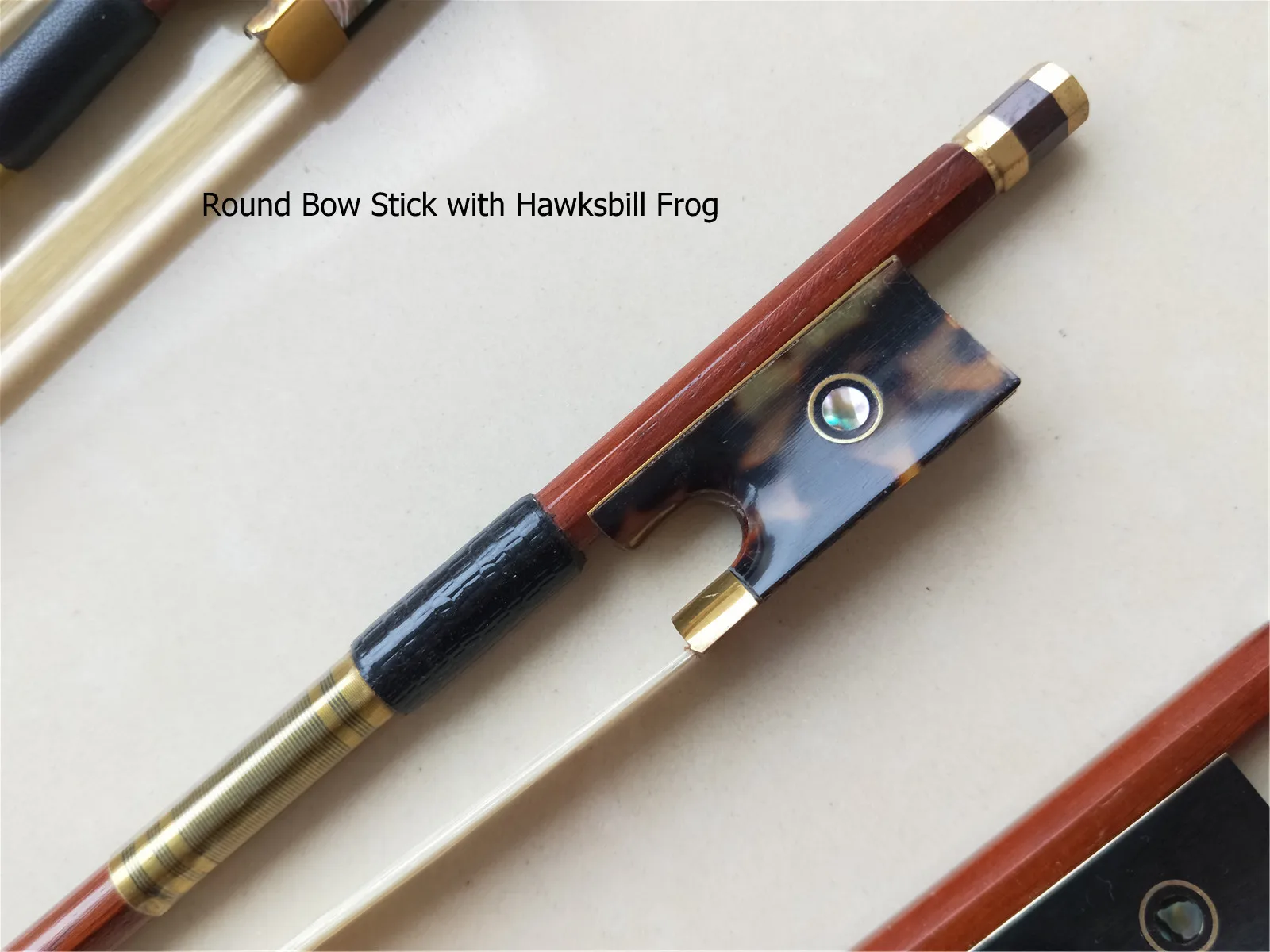 1 PC Violin Wood Bow 4/4 Brazil Wood Violin Bow Ebony Frog Hawksbill Frog White Stallion Horse Tail Hair 1 PC Violin Wood Bow 4/4 Brazil Wood Violin Bow Ebony Frog Hawksbill Frog White Stallion Horse Tail Hair