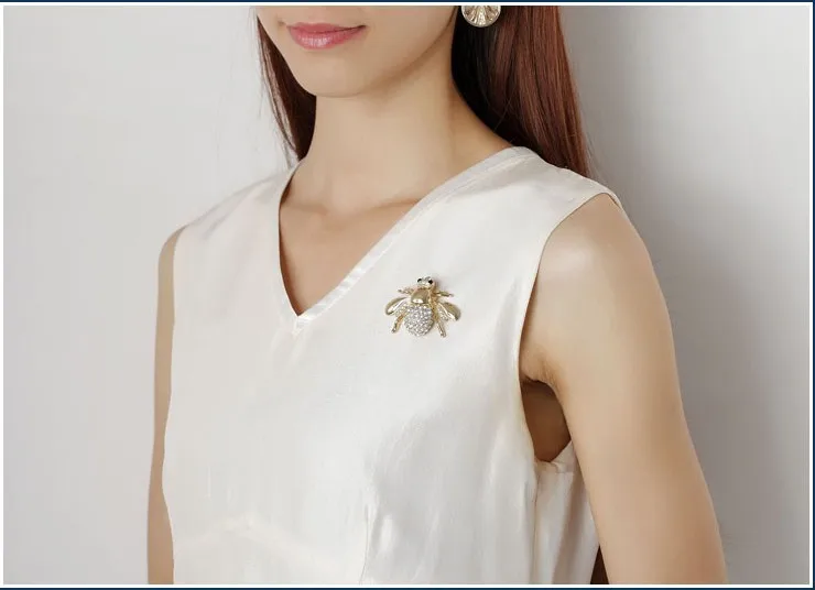 Hot-New-Exquisite-Fashion-Rhinestone-Animal-Brooch-Lovely-Alloy-Bee-Brooches-For-Women-Fine-Jewelry-Animal (1)