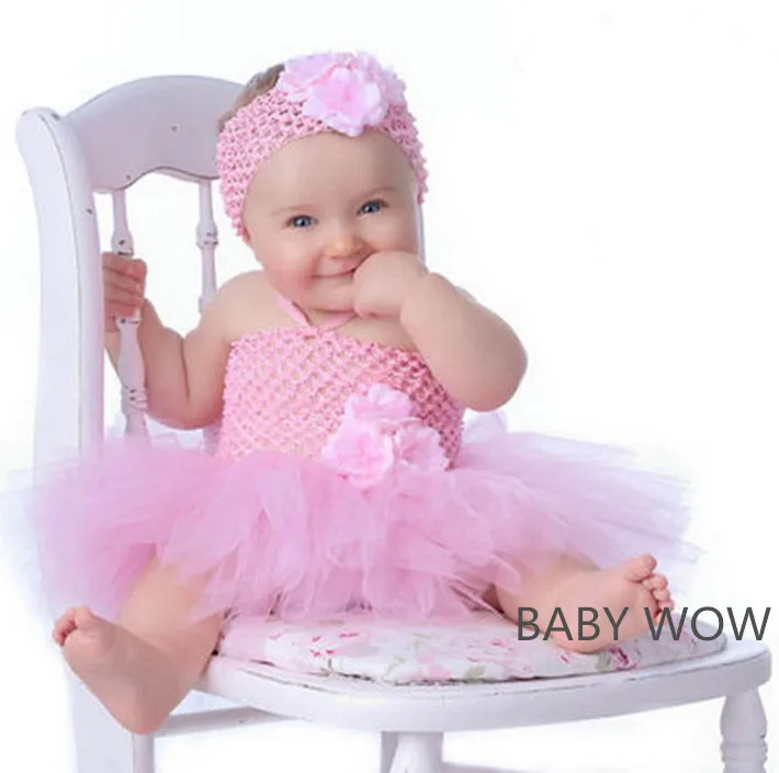 стрижка для малышки. красивые малышки. малышка в розовом. красивые малыши девочки. 1 год девочке.
