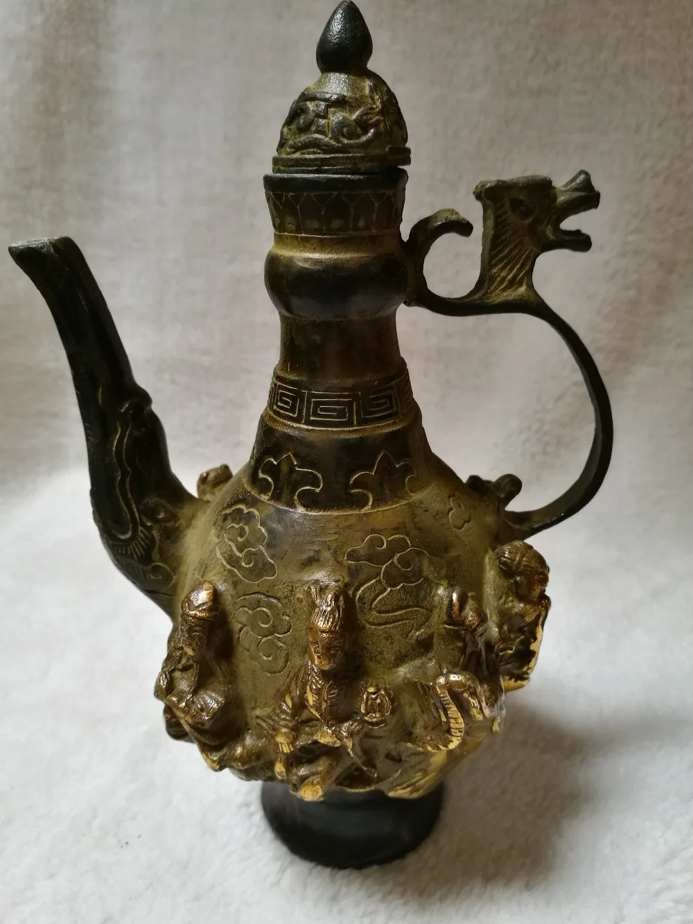 

Ancient bronze ornaments pure Bronze Relief Statue the Eight Immortals Flagon