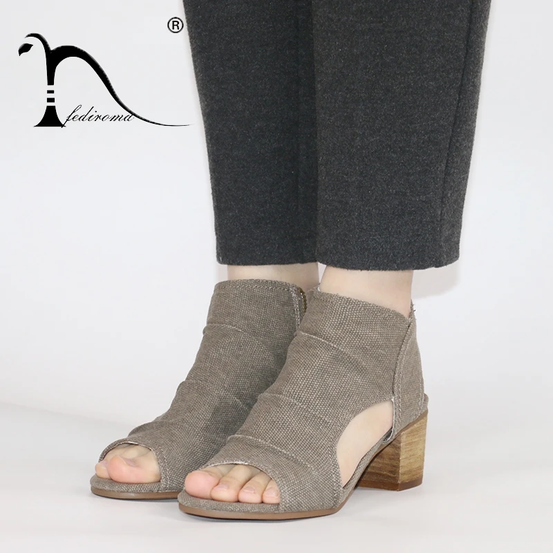 Женские босоножки; летние женские босоножки из натуральной кожи на каблуке с открытым носком; женская обувь на низком квадратном каблуке 5,5 см; пикантные босоножки с ремешком сзади
