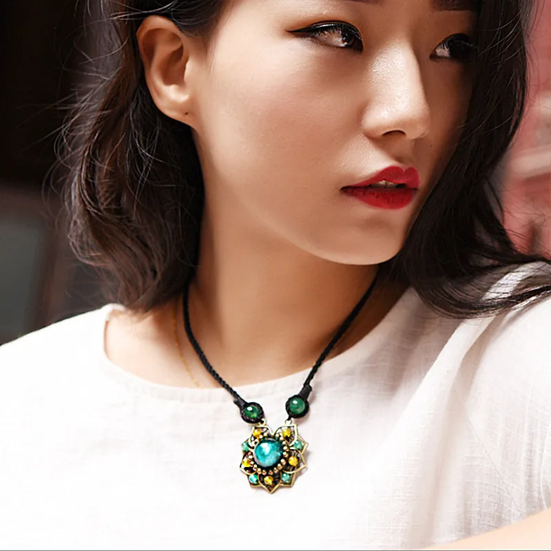 Yanting Vintage Choker Necklace For Women Ethnic Glass Glazed Green Stone Copper Alloy Flower Pendant Necklace Gift 041 (9)