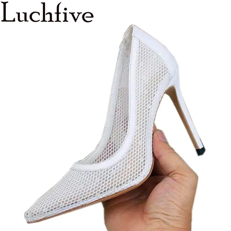 

Luchfive Black White Mesh Pointed Toe Pumps Women Runway Thin High Heel Single Shoes Breathable New Special Design Summer Pumps