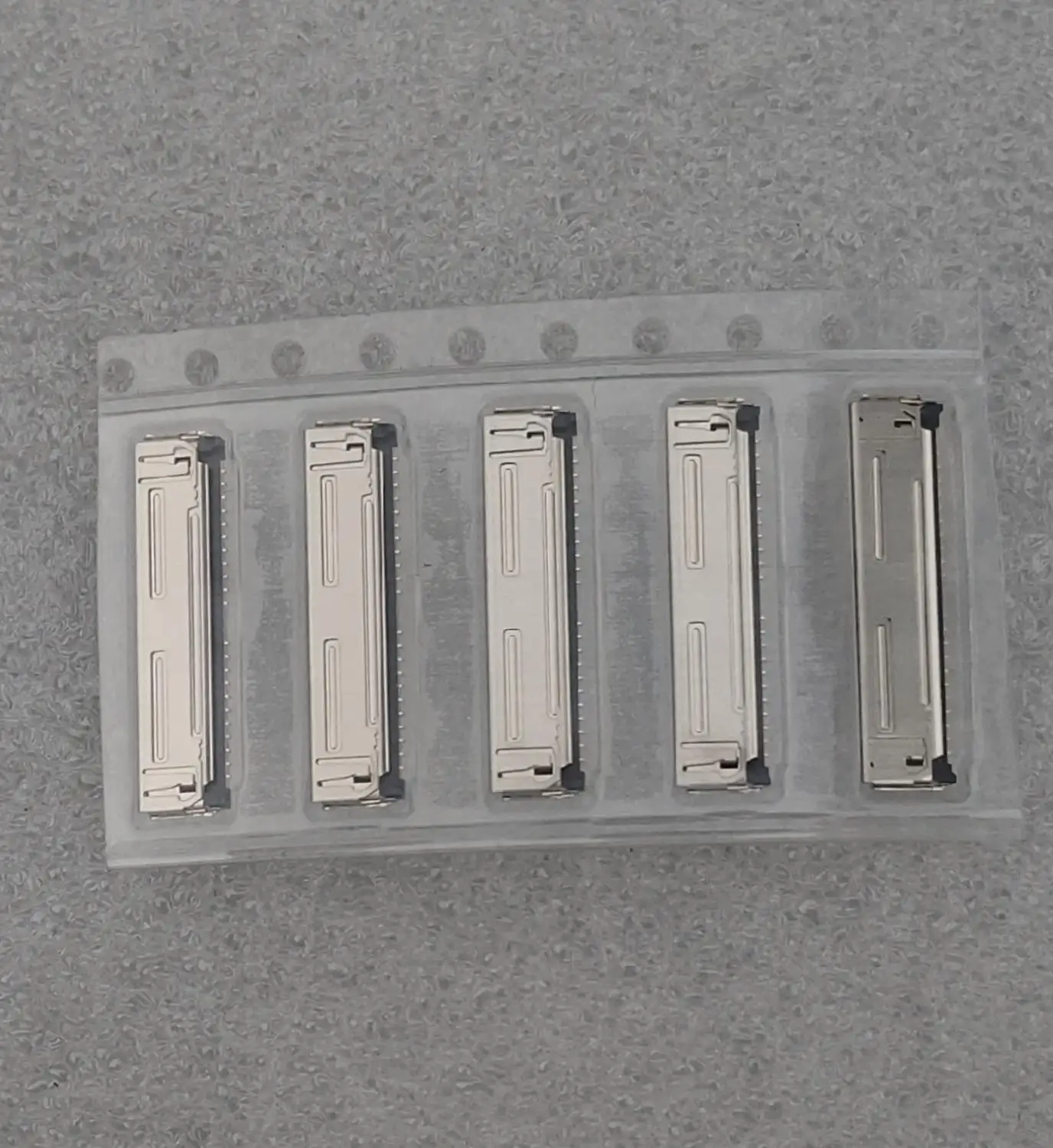 

5PCS/LOT, Original new for A1534 2015 2016 J8300 eDP LCD Display FPC Connector 0.4mm between the LCD panel and the logic board