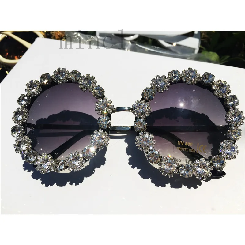 Негабаритных Стразы круглые солнцезащитные очки Для женщин со стразами Блестящие брендовые дизайнерские модные женские туфли солнцезащитные очки оттенки NX