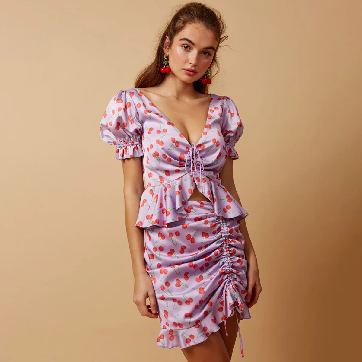 الوردي الكرز طباعة أعلى 2019 الصيف المرأة قصيرة الأكمام الخامس الرقبة مثير بلوزة السيدات خمر الكشكشة أنيقة قمصان تونك قمم