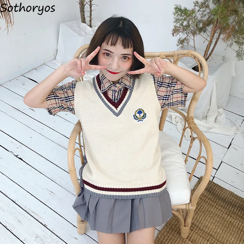 Vests Women 2018 Harajuku Retro Classic Knitted Printed Womens Waistcoats Korean Style V-neck Leisure Females Waistcoat Lovely Vests Women 2018 Harajuku Retro Classic Knitted Printed Womens Waistcoats Korean Style V-neck Leisure Females Waistcoat Lovely