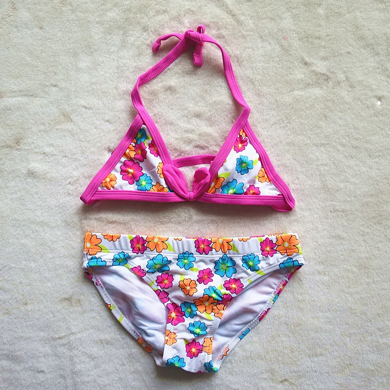 

Final sale!!!Floral design Girl swimwear 4~14Year Girls swimsuit Two pieces Children swimwear Kids Beach wear Biquini-SW658