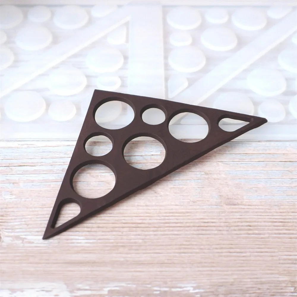 

Triangles Non-stick Silicone Chocolate Mold Ice Molds Cake Mould Bakeware Baking Tools