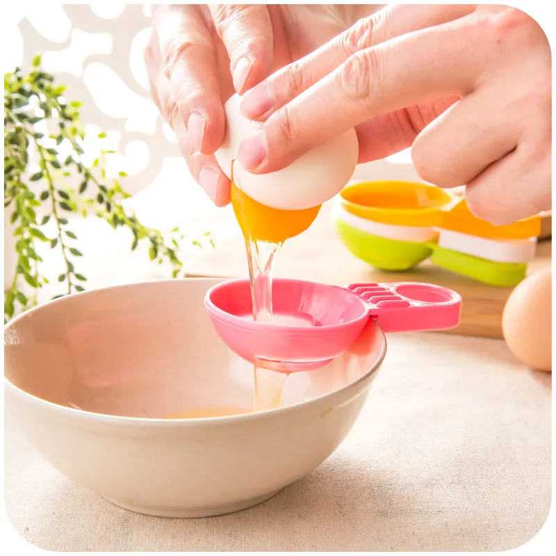 

1pcs Eco Friendly Cooking Tool Egg Divider Egg Separator Sifting Gadget Plastic Filter Sieve Divider Random Color