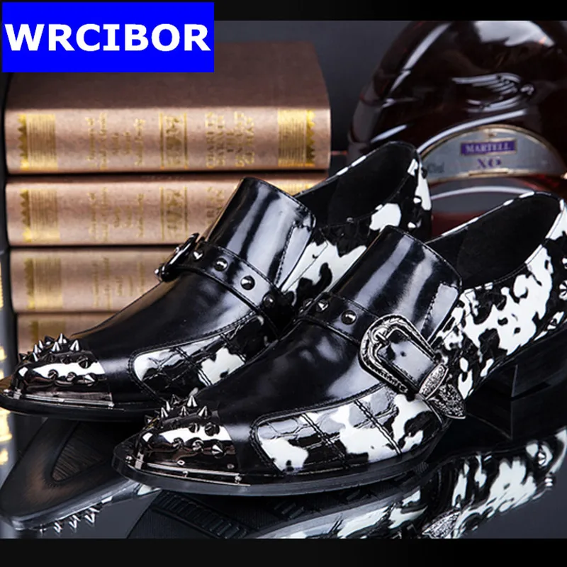 

Men's flats Genuine Leather Shoes Fashion Comfortable British Style Pointed toe rivets Oxfords Designer Flat dress shoes For Men