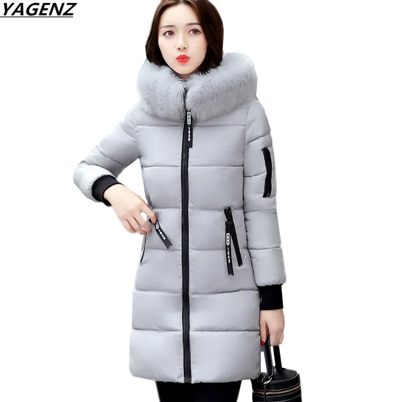 Женская зимняя куртка с капюшоном и меховым воротником на хлопковом наполнителе