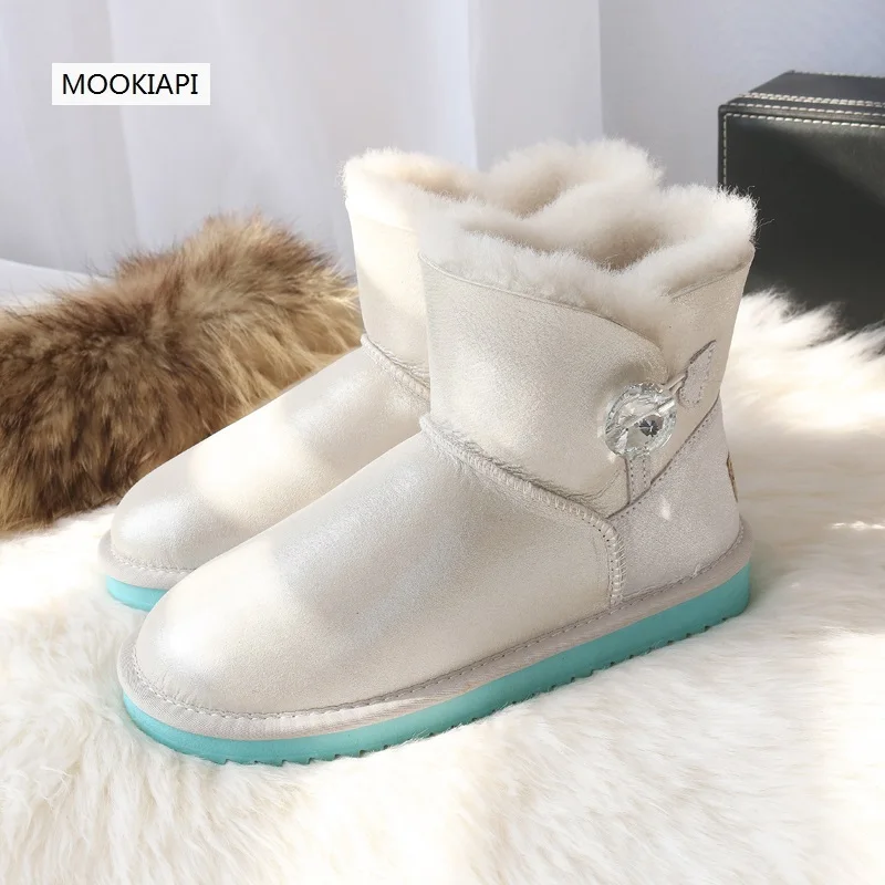 

The latest high-quality snow boots in Europe in 2019, real sheepskin, 100% natural wool, women's snow boots, six colors