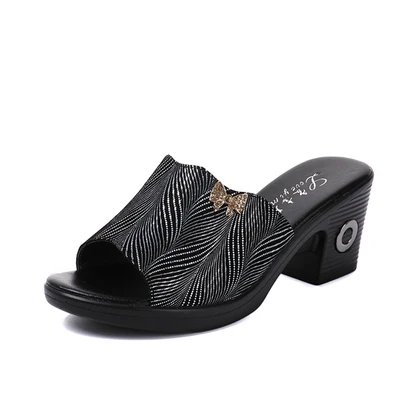 GKTINOO женские тапочки с женские летние шлепанцы из натуральной кожи обувь Для женщин; модные ботинки на высоком каблуке Стразы Летняя обувь - Цвет: Серебристый
