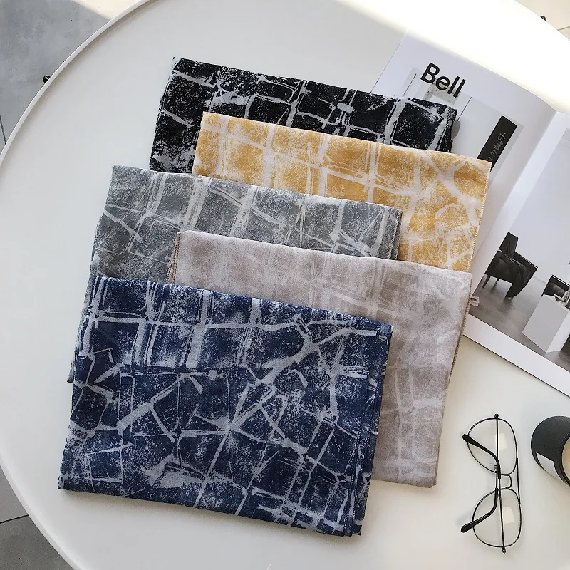 

New 2019 Spring Summer Women Viscose Scarf Geometric Plaid Scarves Shawls Lady Luxury Brand Neck Bandana Pashmina Muslim Hijab
