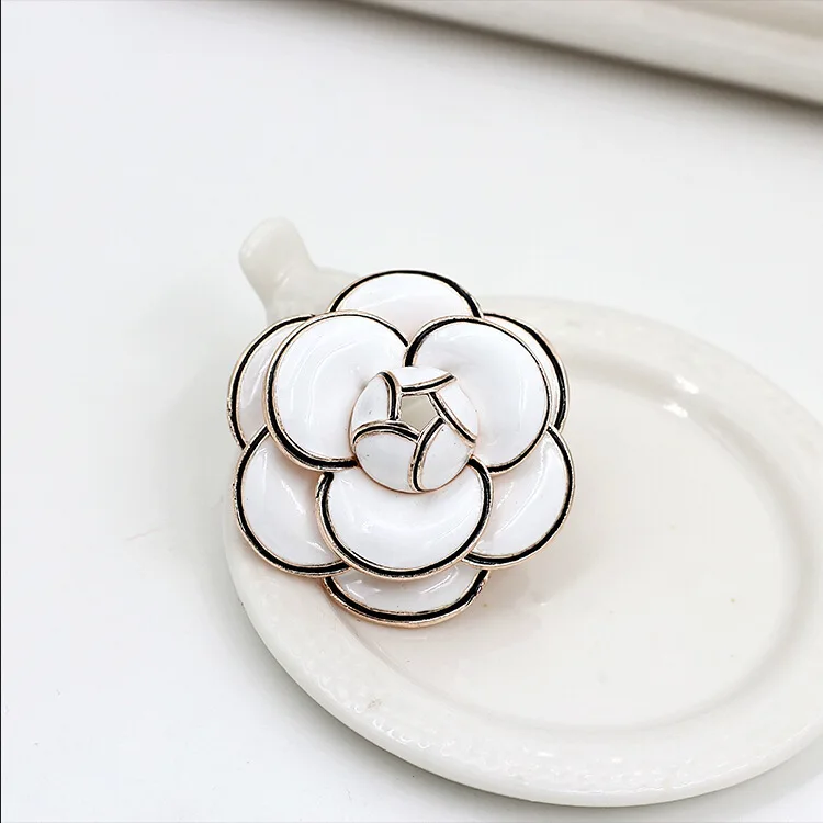 

2.2CM*2.2CM Brand Camellia Pin Brooch Clothes Silk Scarf Animal Flower Brooches For Women Jewelry C style Flower Broche Broach