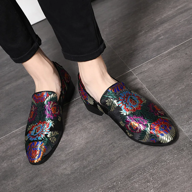 Male Embroidered Floral Loafers Men Smoking Slippers British Male Wedding and Party Dress Shoes Plus Size 38-48 casual shoes,leather shoes
