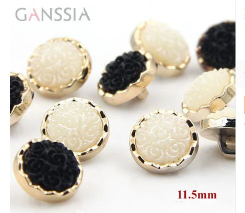 

20pcs/lot Size: 11.5mm Black and white Resin rose button Quality Button Scrapbooking DIY accessories. (ss-96)