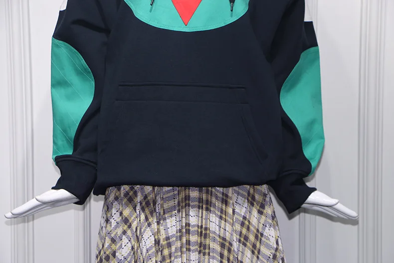 Micro Blog with Matching Color Loose Long Sleeve Pullover Hooded Vests with Irregular Check Pattern Fashion Sweatshirt Women Micro Blog with Matching Color Loose Long Sleeve Pullover Hooded Vests with Irregular Check Pattern Fashion Sweatshirt Women