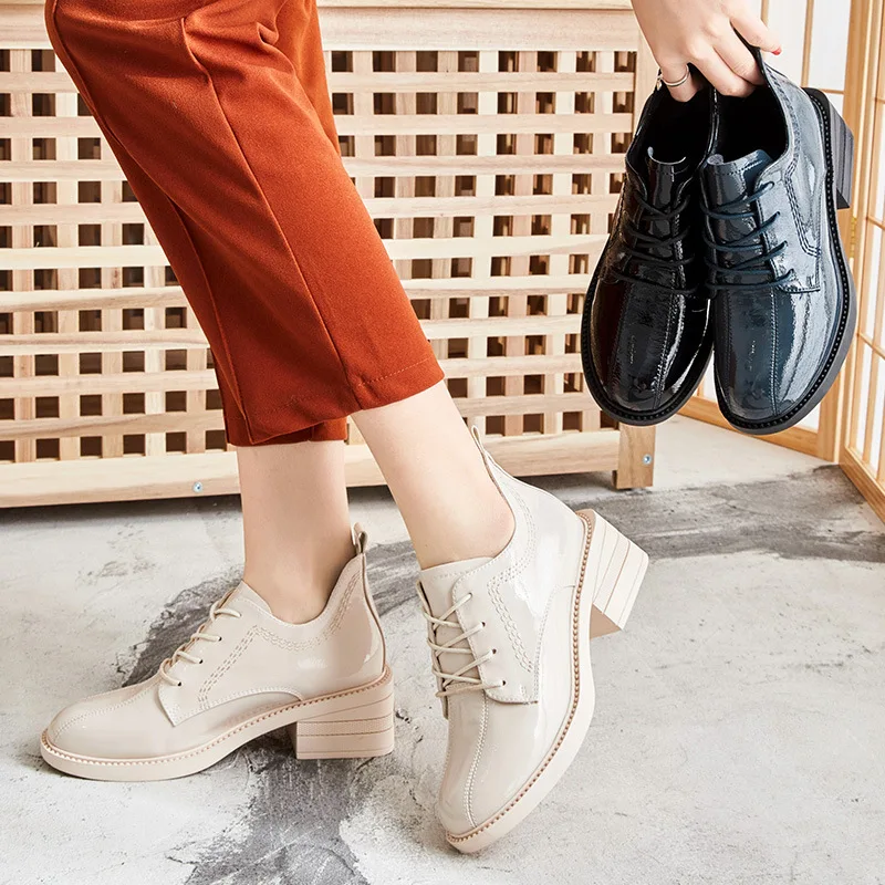 

2019 spring new fashion simple solid color thick with single shoes women retro style comfortable wild casual shoes.