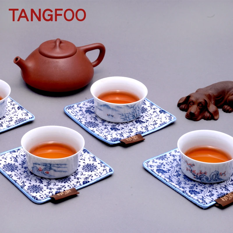

4pcs/6pcs China wind silk coaster Chinese ethnic insulation cup mat 7 patterns practical silk material wedding gift table mat