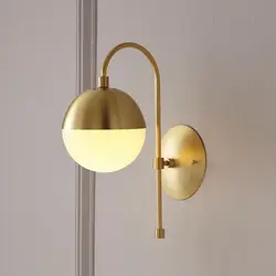 Постмодерн Nordic бра свет стеклянный шарообразный абажур Медь прикроватной тумбочке настенная лампа для чтения настенный ночник искусства