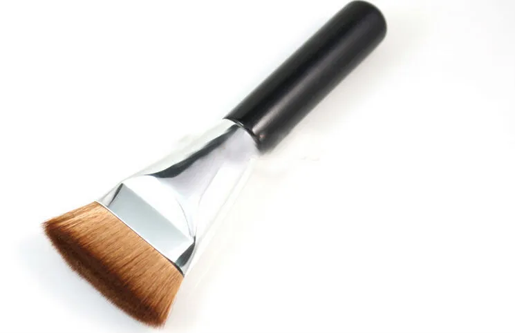 flat blush brush