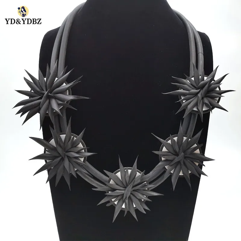 

YD&YDBZ New 5 Handmade Flowers Necklace Pendant For Women Harajuku Gothic Style Europe 2019 New Necklaces Luxury Jewelery Chains