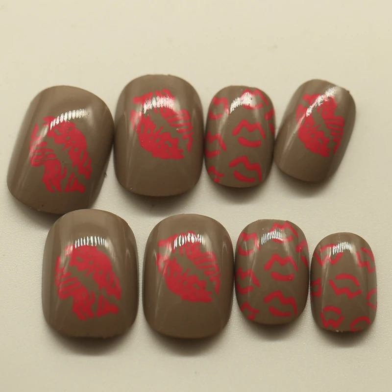 Harga Manis Ciuman Pola Kuku Palsu Chocolate Warna Mengkilap 24 pcs Jelas Dirancang Nail Tips Salon Kualitas Z238 Murah Manis Ciuman Pola Kuku Palsu Chocolate Warna Mengkilap 24 pcs Jelas Dirancang Nail Tips Salon Kualitas Z238