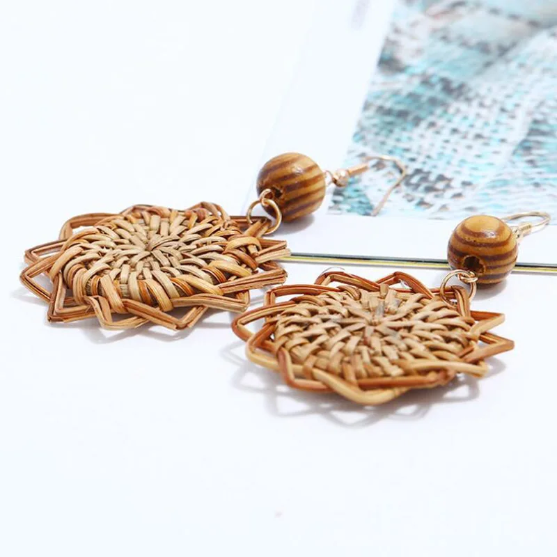 YAOLOGE Wooden Straw Weave Rattan Knit Vine Flowers Earrings For Women Hollow Flora African Woman Wooden Pendant Earrings 2019 6