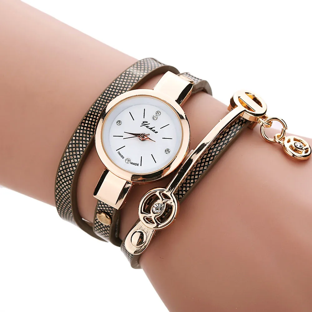 

2019 Beautiful leather Women Metal Strap Watch New 124