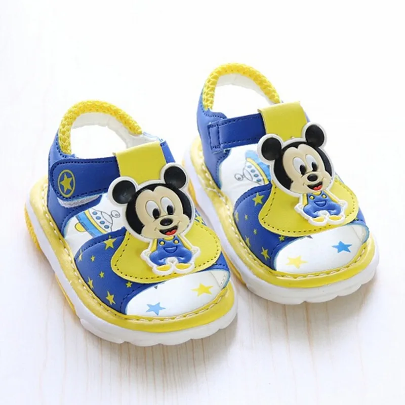 sapato de criança de 2 anos