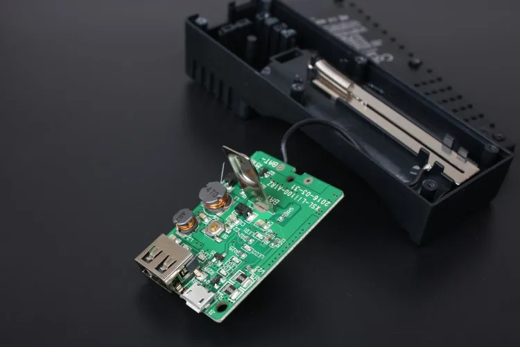 lii100-Battery Charger (2)
