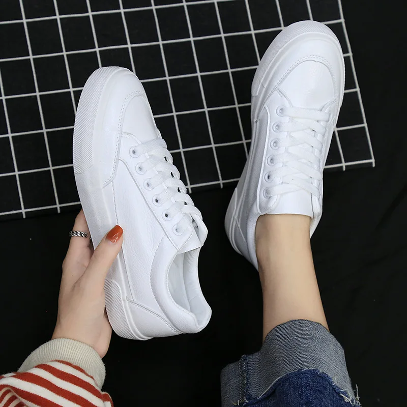 Women Skateboarding Shoes Sport Light Weight White Sneakers Outdoor Athletic Breathable Lace Up High Quality Shoes Woman