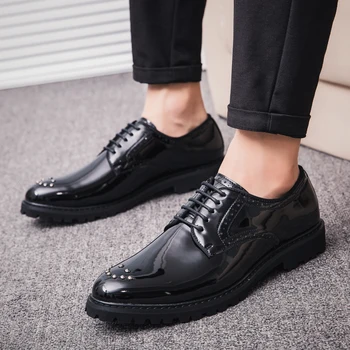 

England style men casual wedding party dresses bright surface patent leather shoes rivets brogue oxfords shoe breathable sneaker