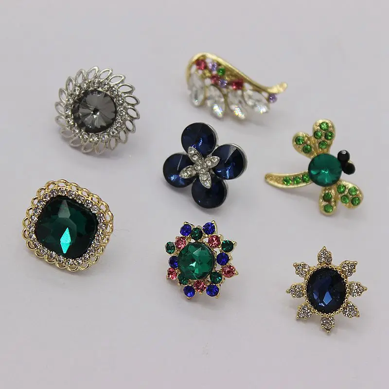 

Colors Cute Animal & Insect Butterfly Brooches Pins for Women Crystal Brooch Clothing Accessories Fashion Jewelry