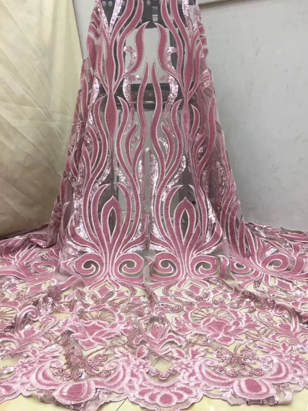 

Pink African french velvet lace fabric sequence 2019 high quality tulle mesh lace bridal Nigerian wedding sequins lace materials