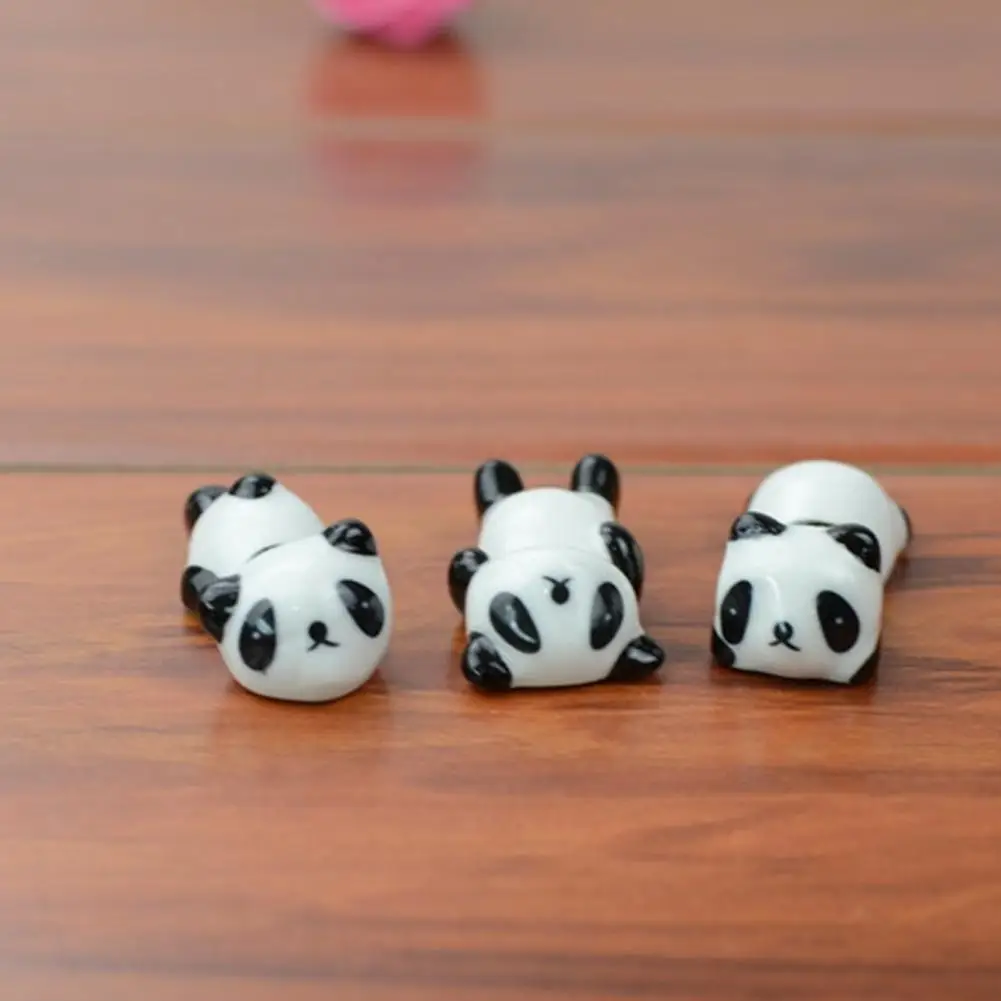 

Adeeing 3PCS Cute Porcelain Panda Chopstick Rest Exquisite Ceramic Chopstick Holder Kitchen Supplies (Random Style)