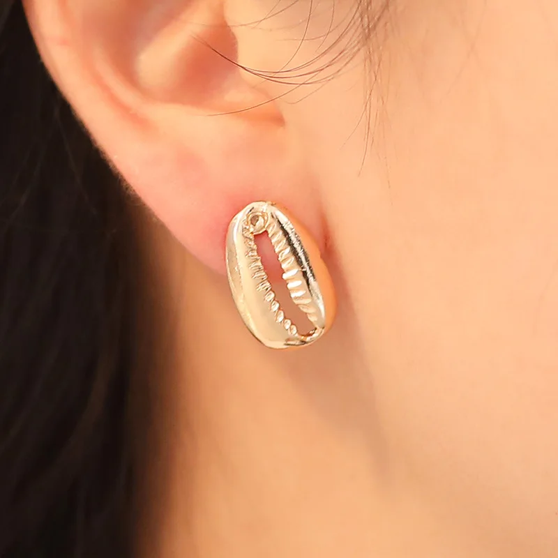 

CHENFAN Cowrie Shell Stud Earrings Boho Ocean Beach Sea Shell Earings for Women Girls Brincos Statement Jewelry Fashion gifts
