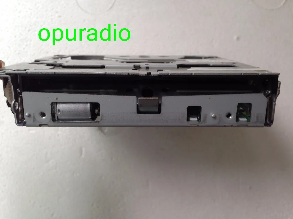 DA-30-207 Fujitsu ten Toyota CD voice navigation (2)