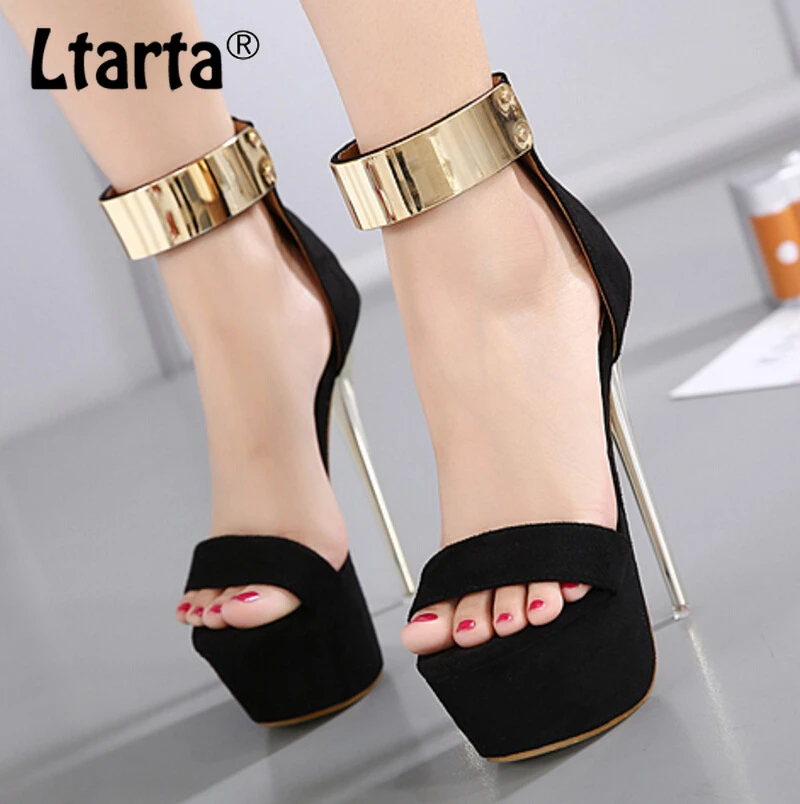 fashionable pumps