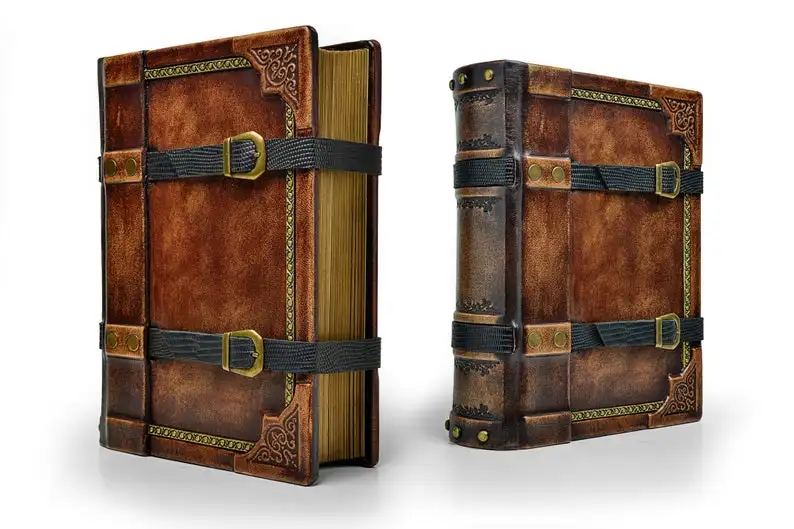 

Medieval style Large leather journal with belts leather journal sketchbook notebook diary 700 lined pages
